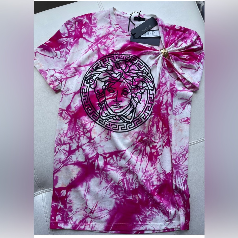 Authentic NEW Versace shirt💖